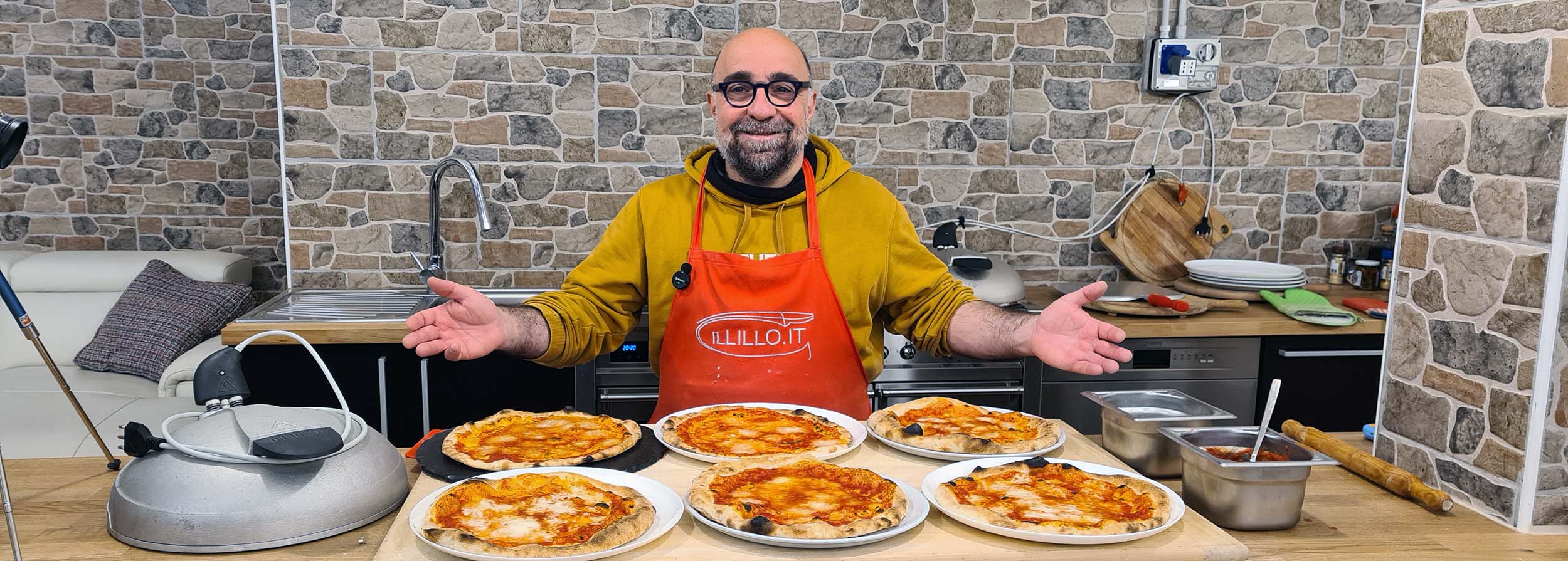 Pizza con cornicione Pizza con cornicione