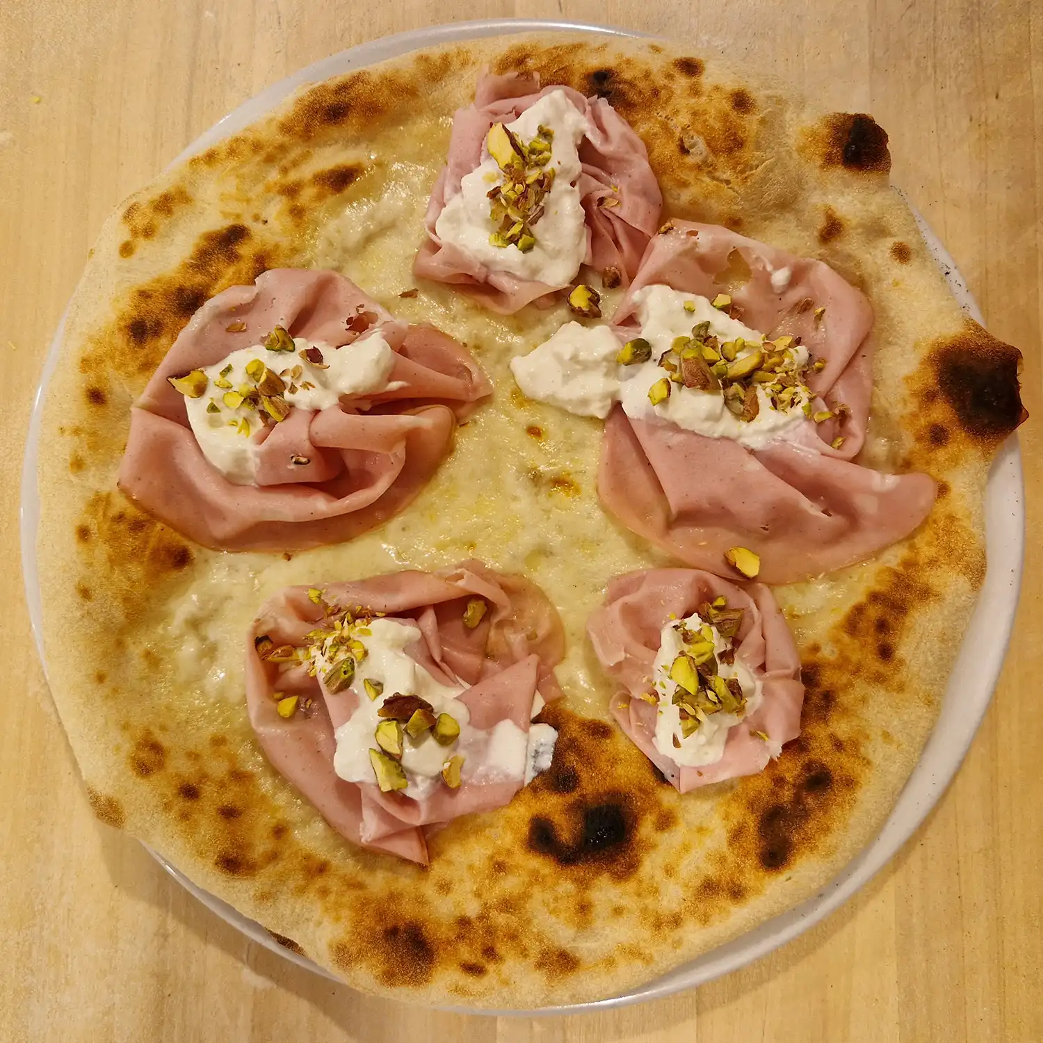 La Pizza con Mortadella La Pizza con Mortadella
