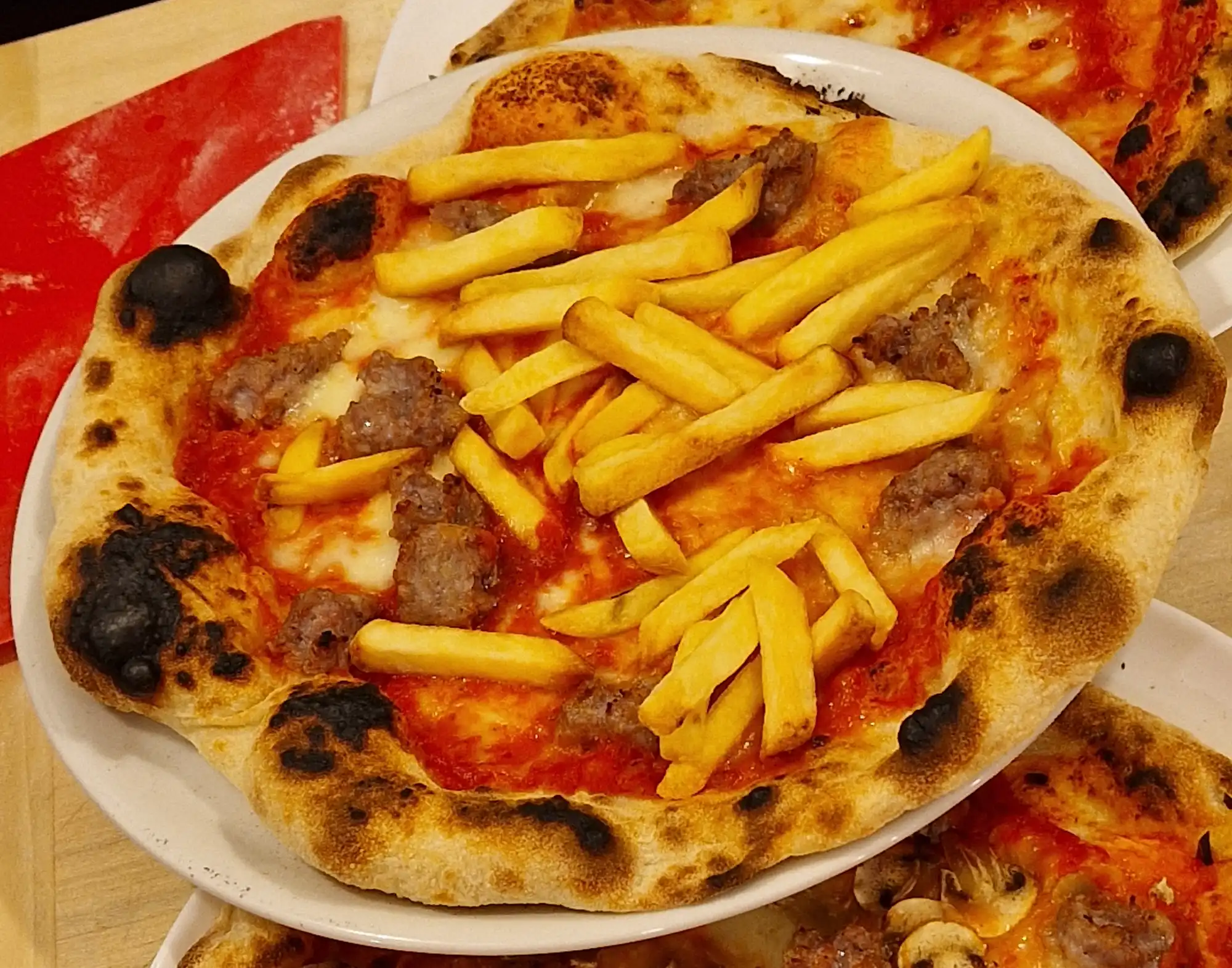 la pizza wurstel e patatine la pizza wurstel e patatine